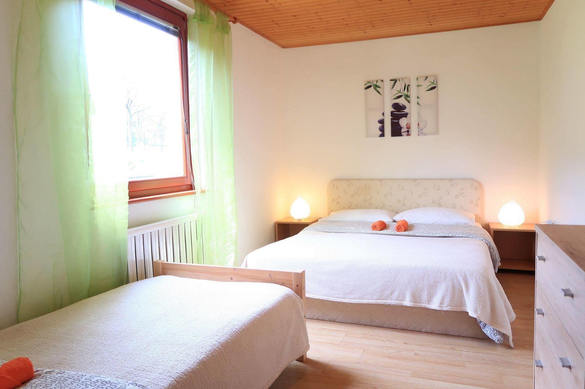 Budget Homestay Kobarid Buitenkant foto